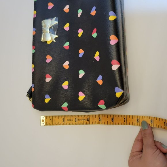 Betset Johnson Hearts Printed Pebble Zip Large Wristlet Black Makeup Case - Picture 9 of 11